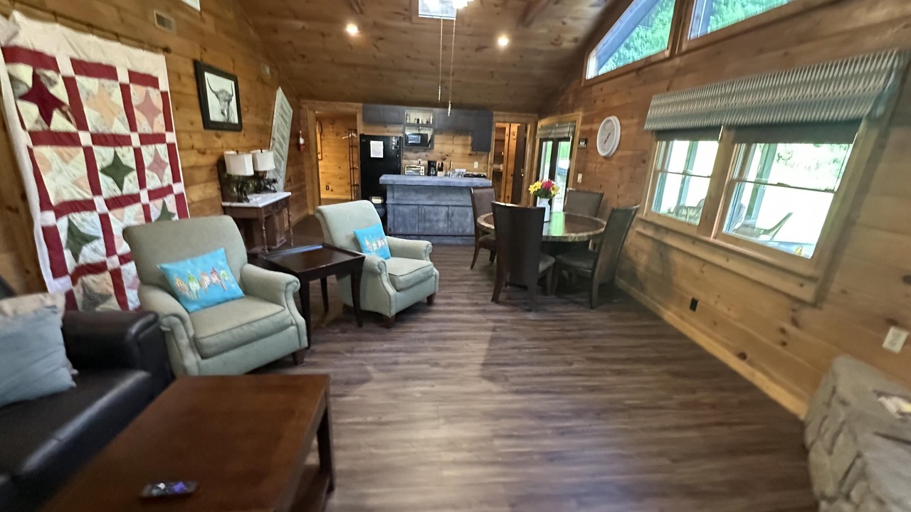 Photo of Livingroom in Canton