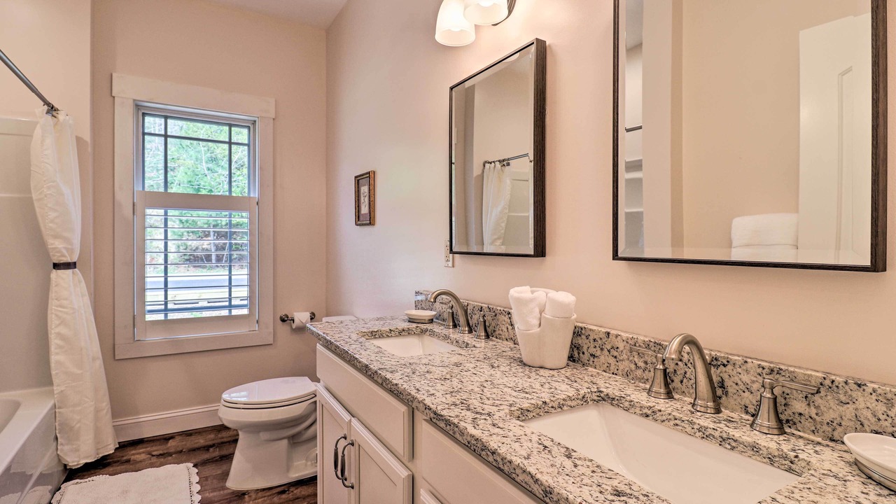Photo of Bathroom in Candler