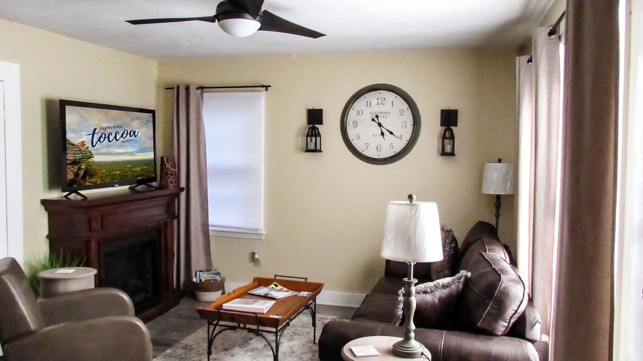 Photo of Livingroom in Toccoa