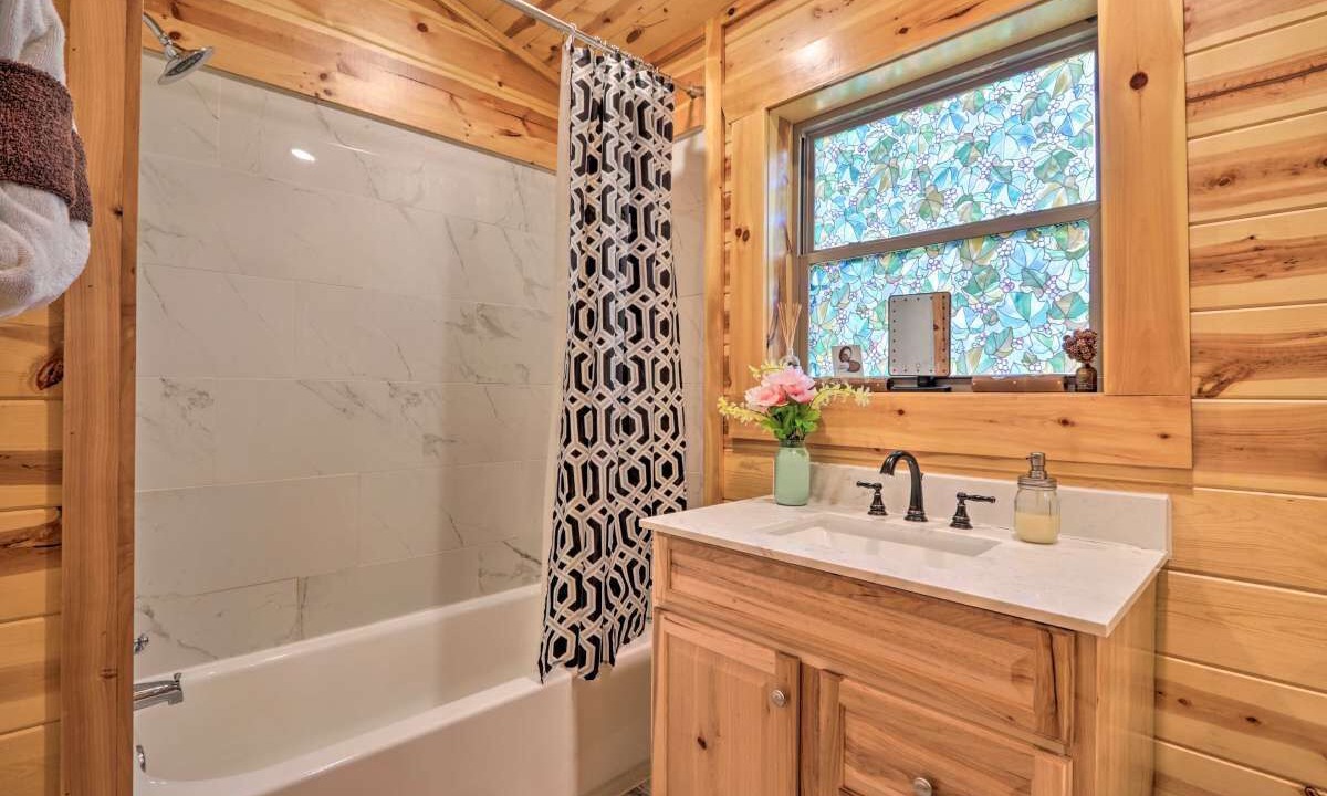 Photo of Bathroom in Sevierville