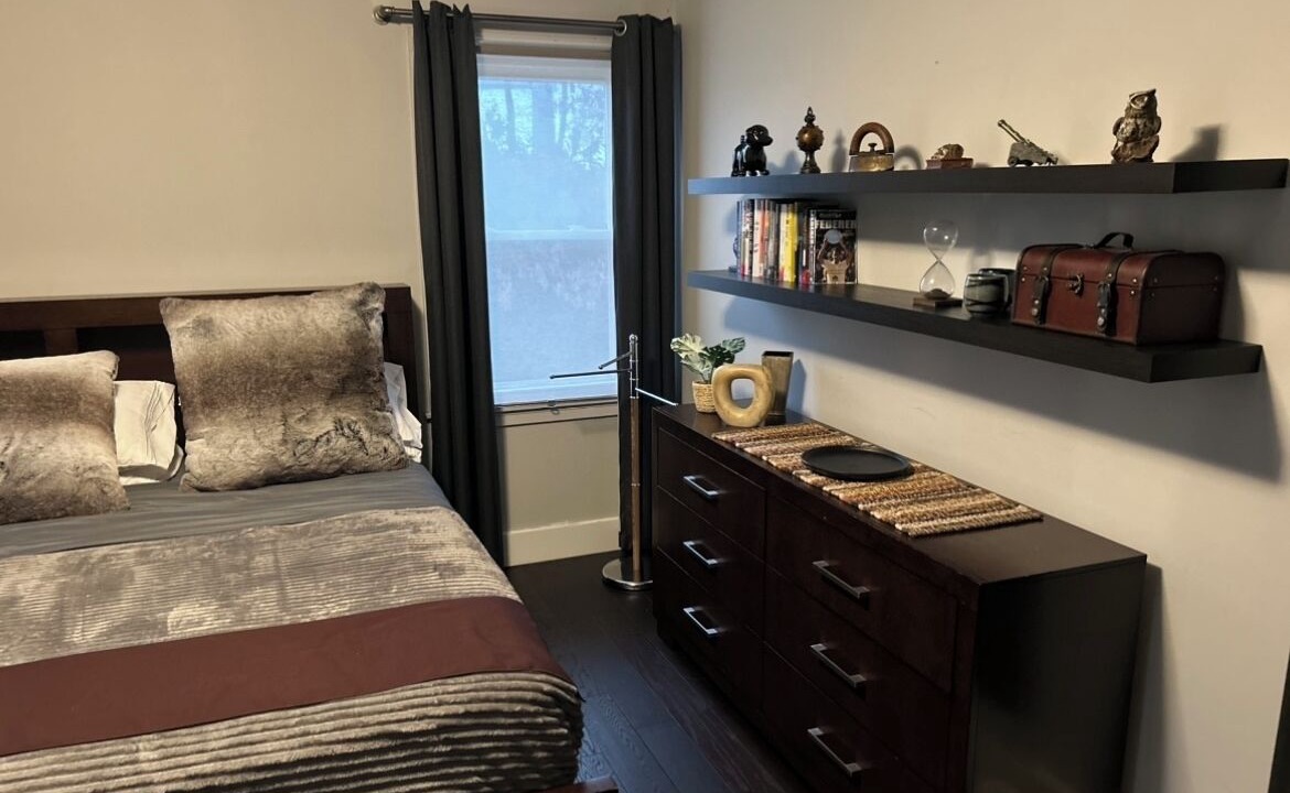 Photo of Bedroom in Dunwoody