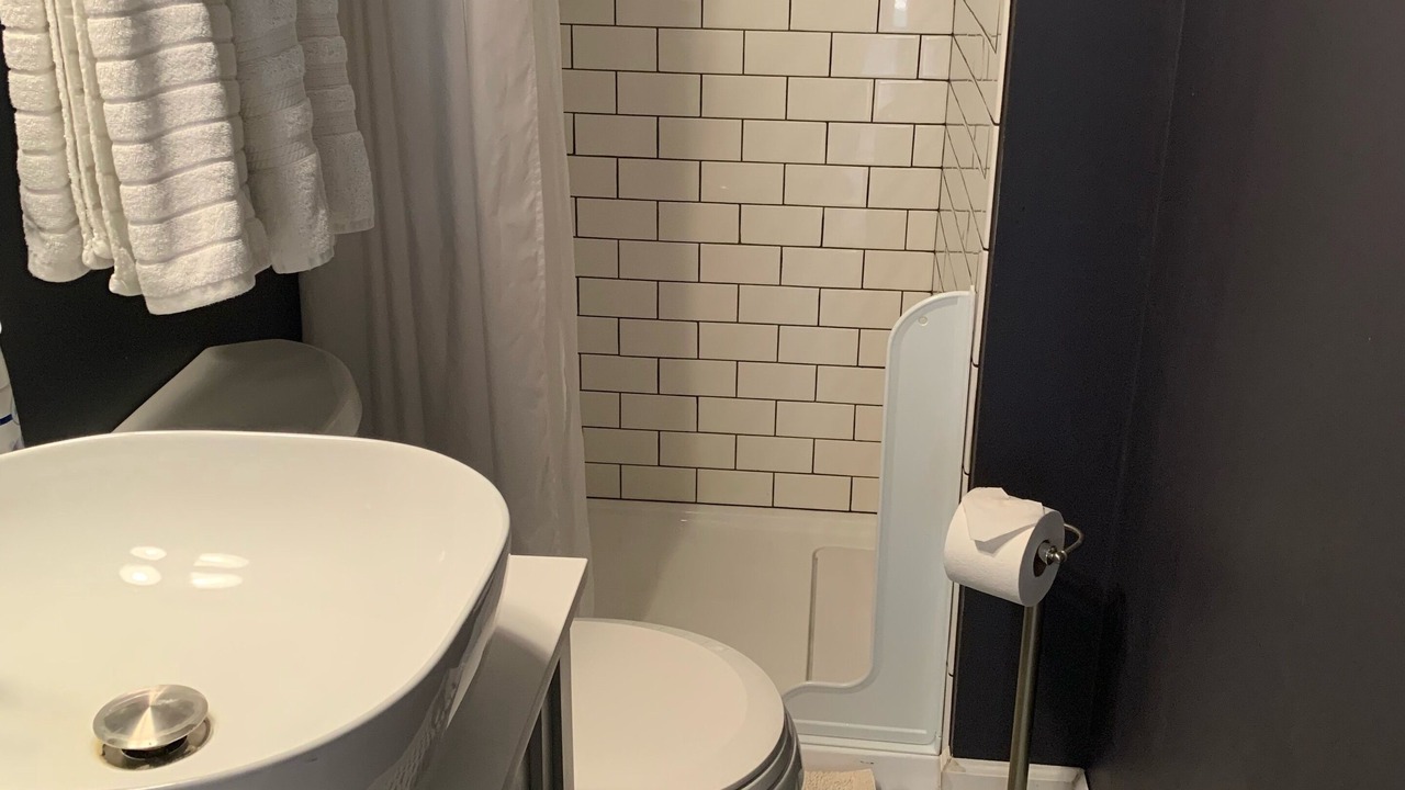 Photo of Bathroom in Toccoa