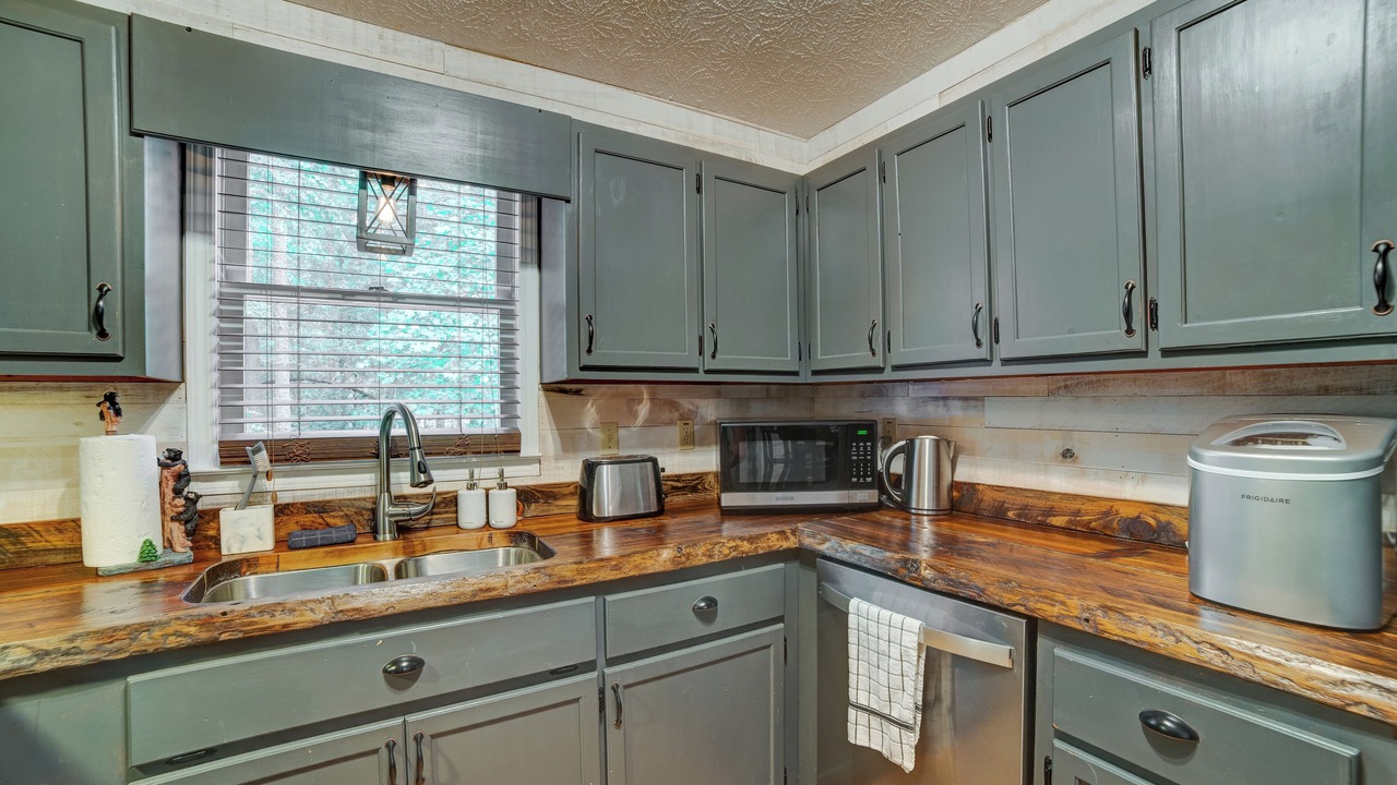 Photo of Kitchen in Cherry Log