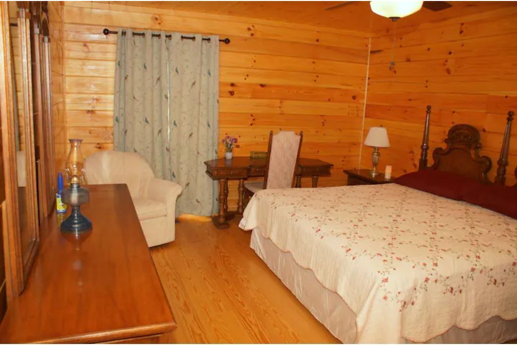 Photo of Bedroom in Lansing