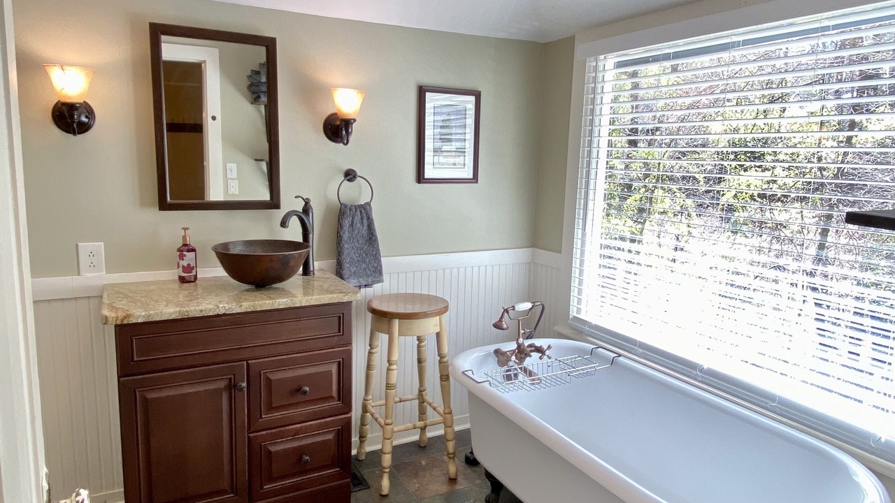 Photo of Bathroom in Lynn