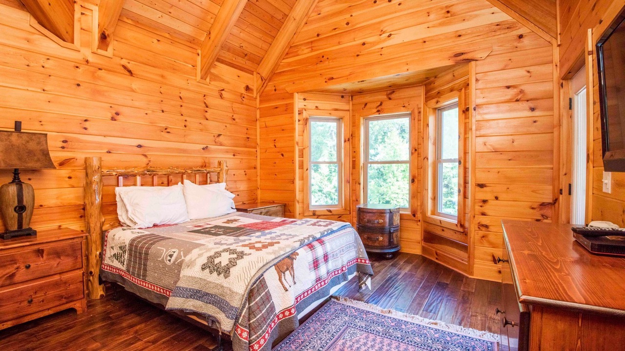 Photo of Bedroom in Tellico Plains