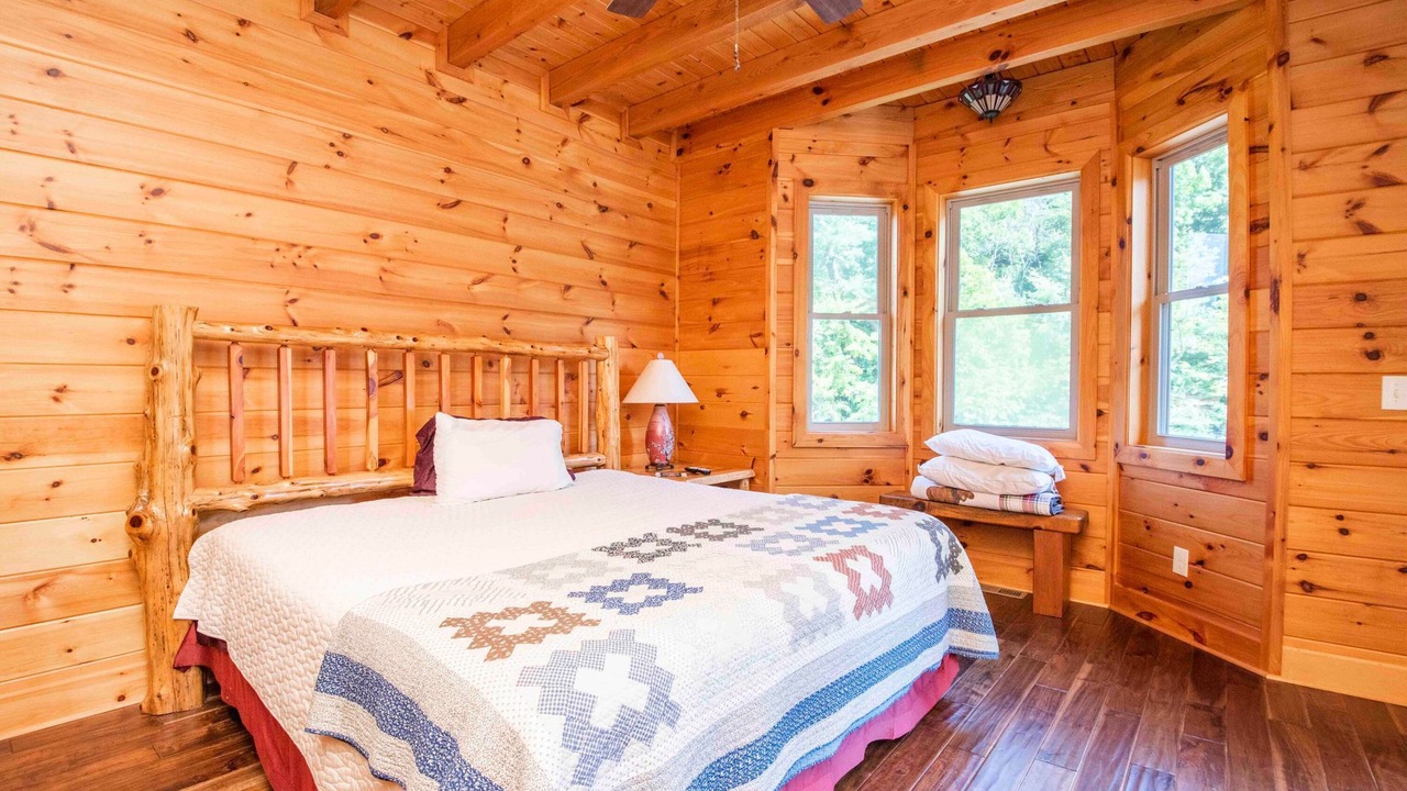 Photo of Bedroom in Tellico Plains