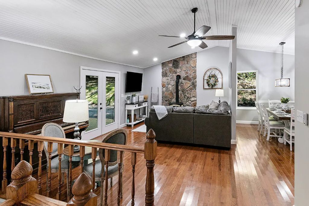 Photo of Livingroom in Louisville