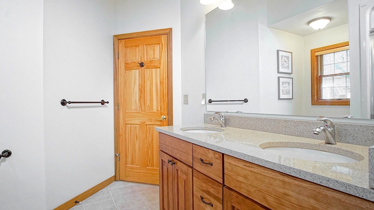 Photo of Bathroom in Edray