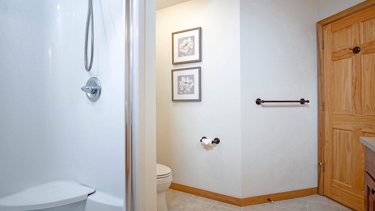Photo of Bathroom in Edray