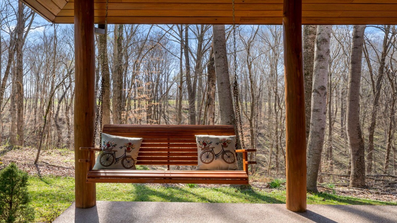 Photo of Patio Balcony in Fountain Run
