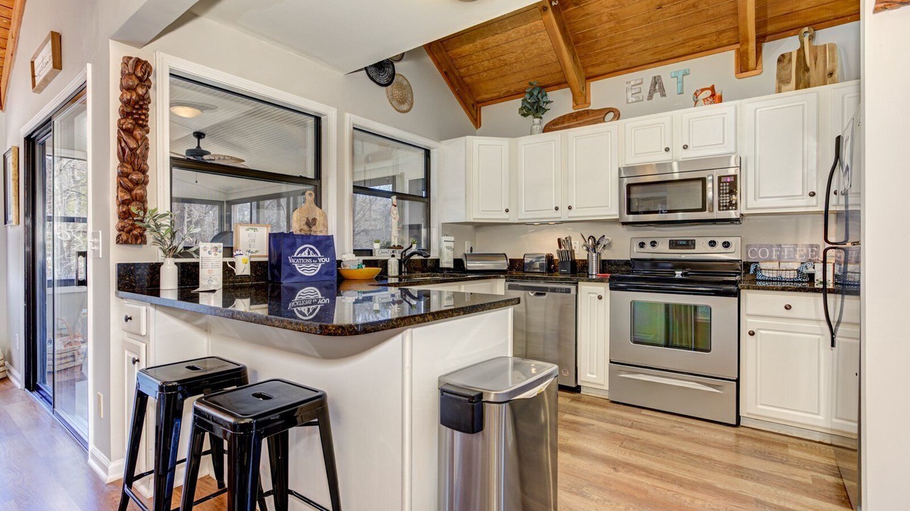 Photo of Kitchen in Big Canoe
