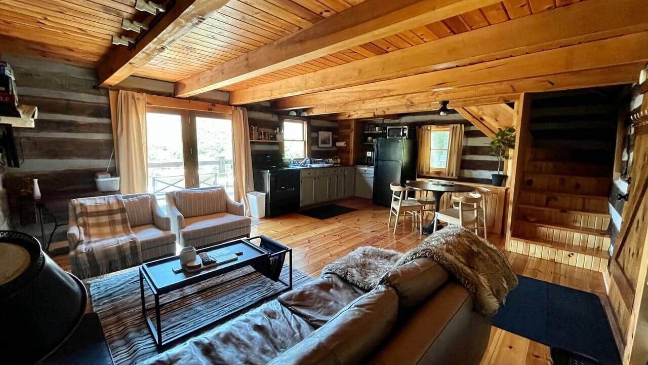 Photo of Livingroom in Wardensville