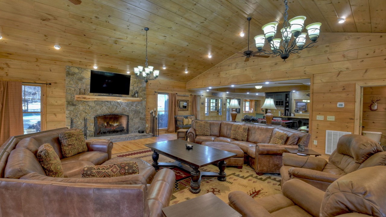 Photo of Bedroom in Cherry Log