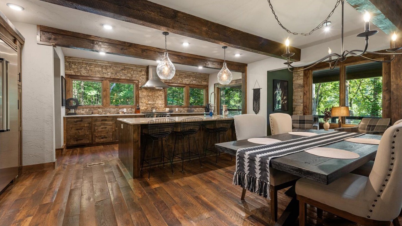 Photo of Bedroom in Cherry Log