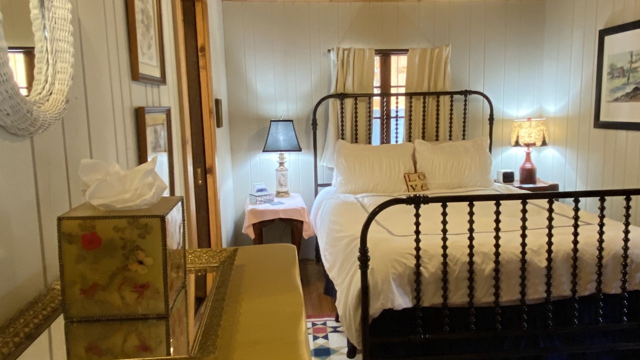 Photo of Bedroom in Druid Hills