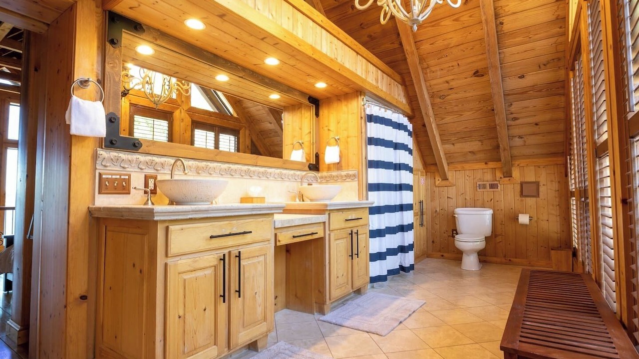 Photo of Bathroom in Six Mile