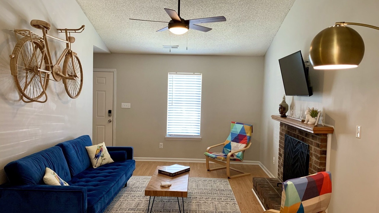 Photo of Livingroom in McCutcheon Field
