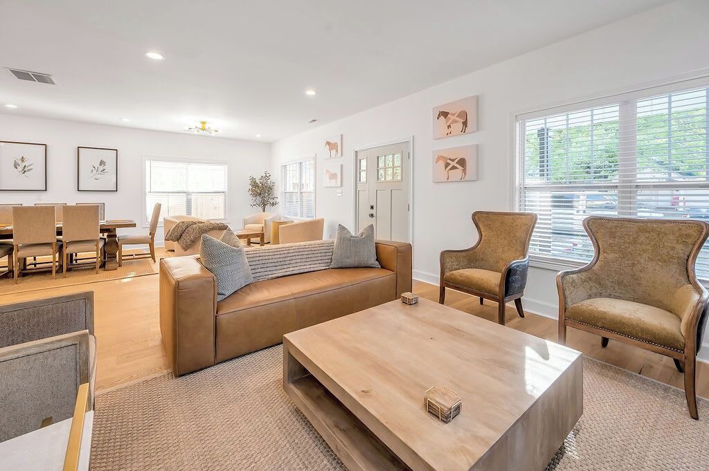 Photo of Livingroom in Lexington