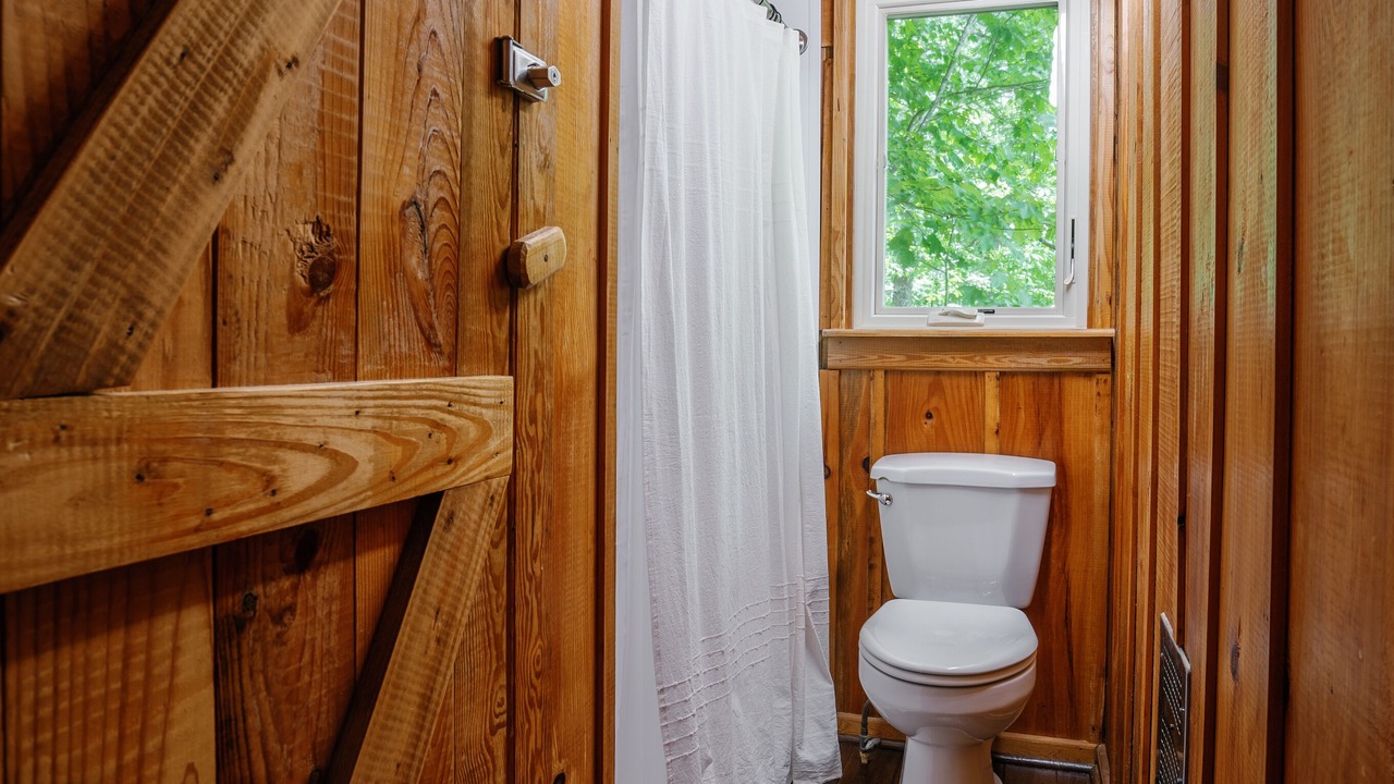 Photo of Bathroom in Cherry Log