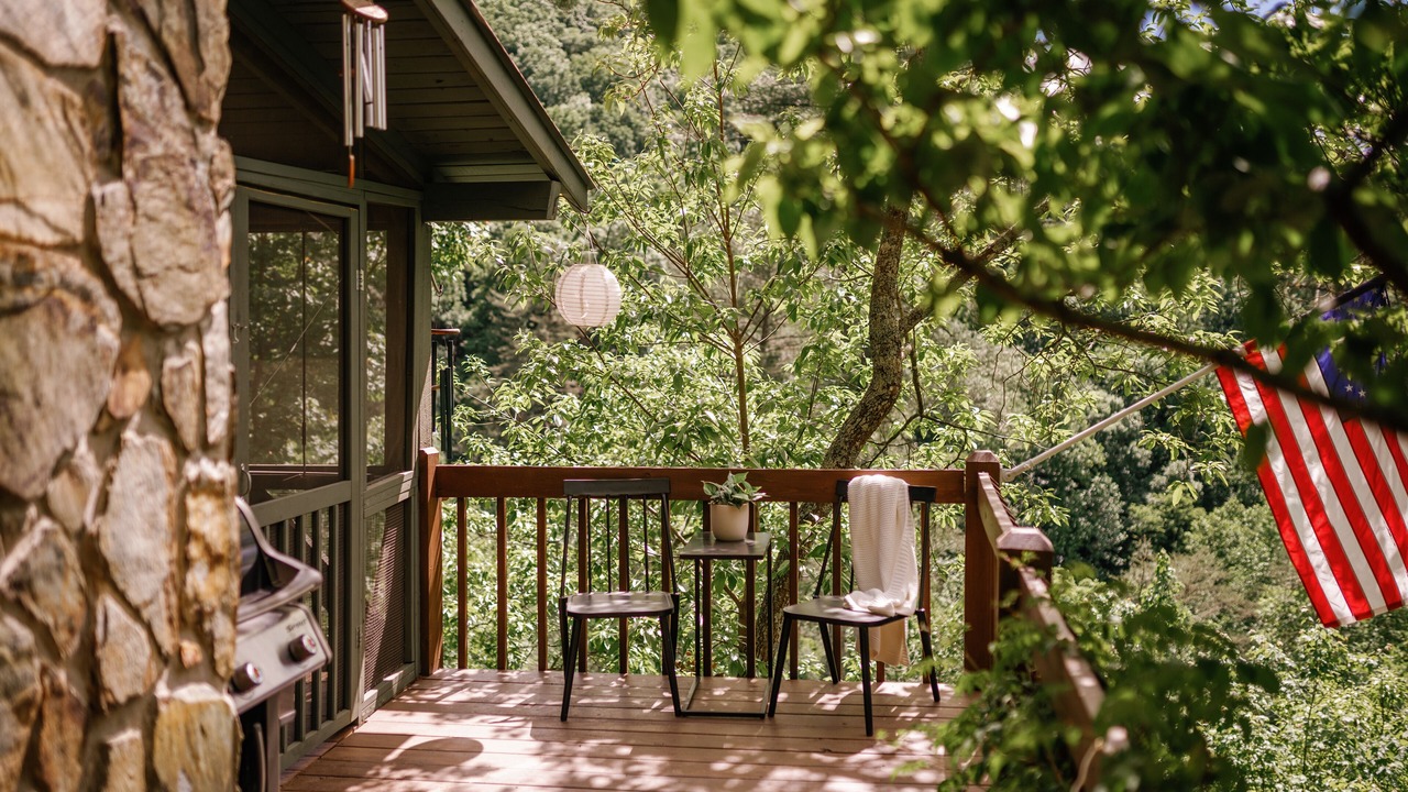 Photo of Patio Balcony in Cherry Log