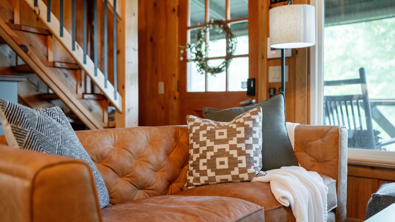 Photo of Livingroom in Cherry Log