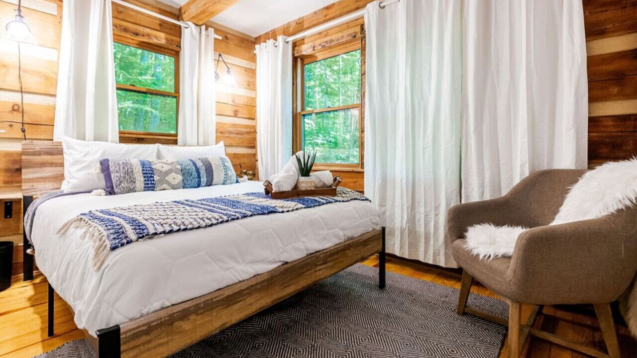 Photo of Bedroom in Asheville