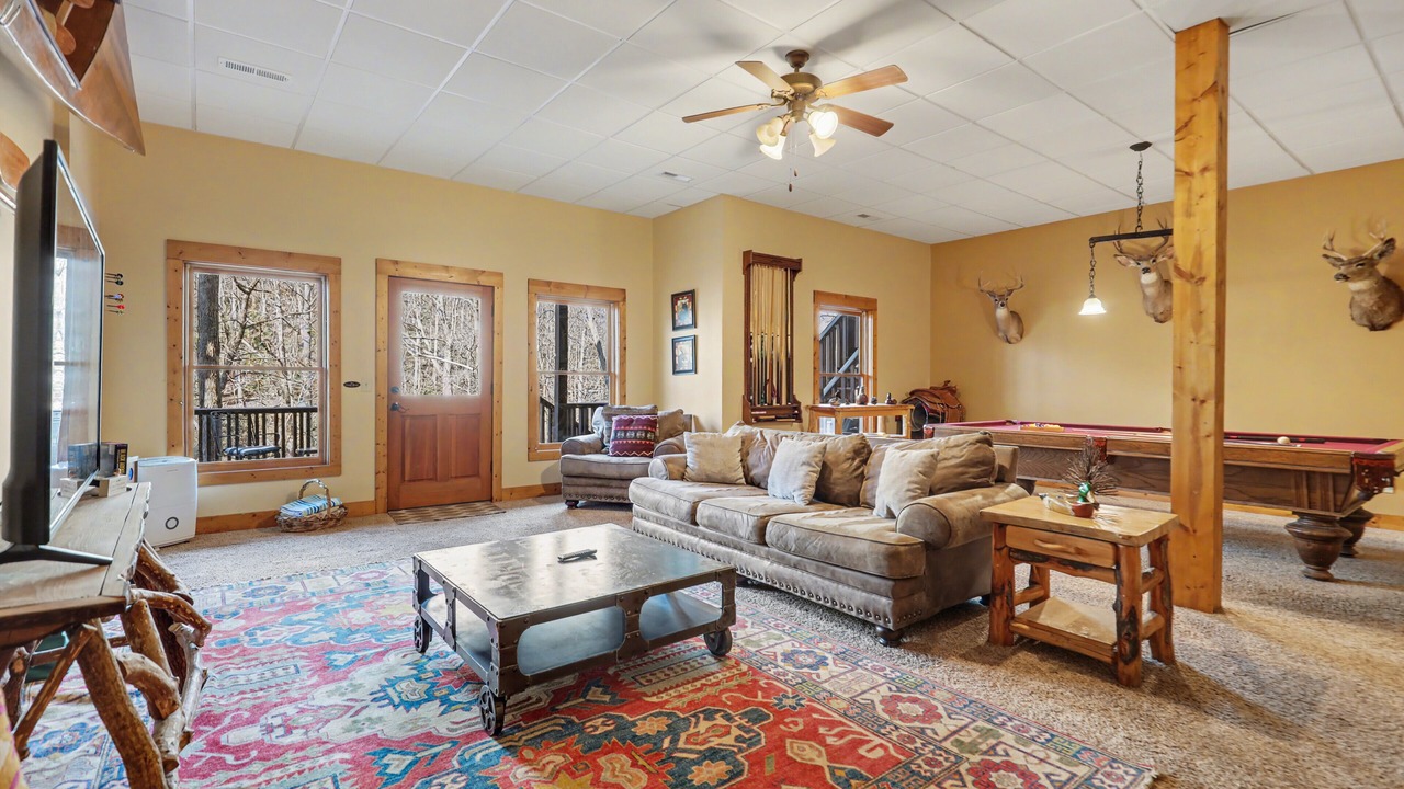Photo of Livingroom in Hiawassee