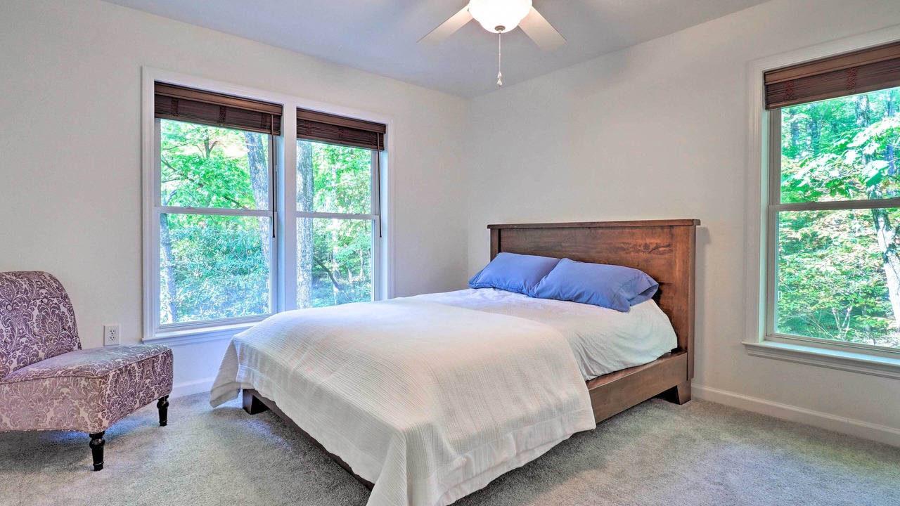 Photo of Others in Sapphire