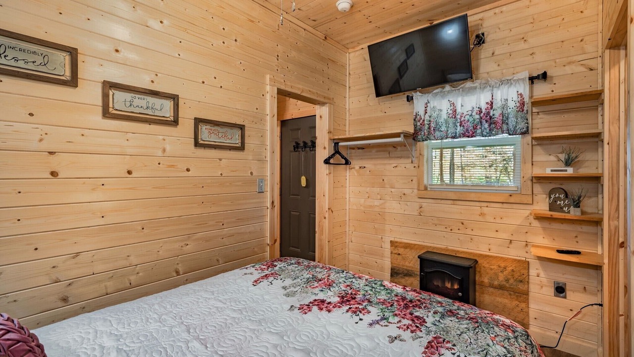 Photo of Bedroom in Cosby