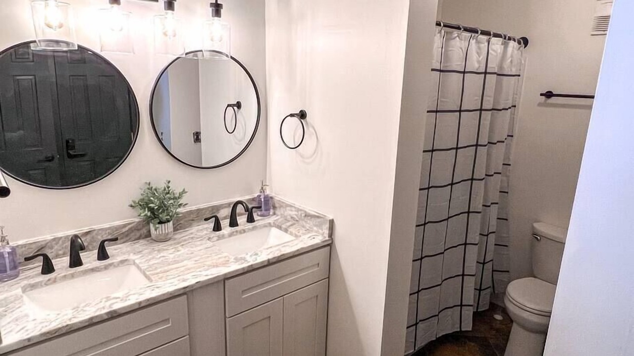 Photo of Bathroom in Edray