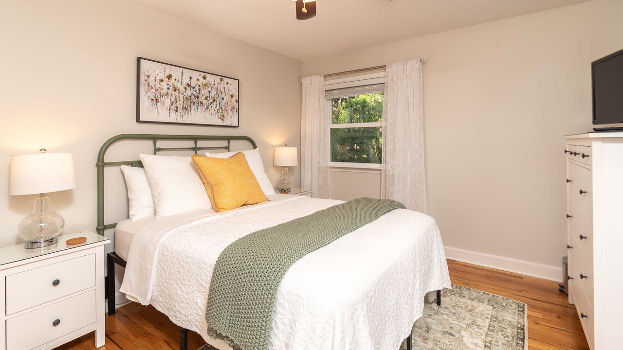 Photo of Bedroom in Pigeon Point