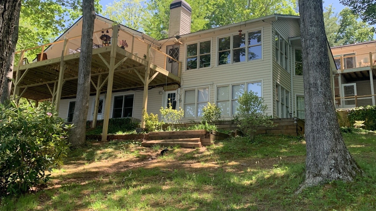 Photo of Others in Hiawassee