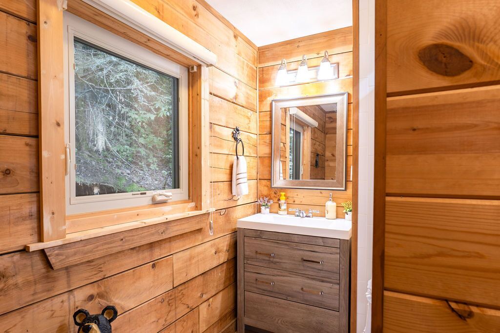Photo of Bathroom in Blairsville