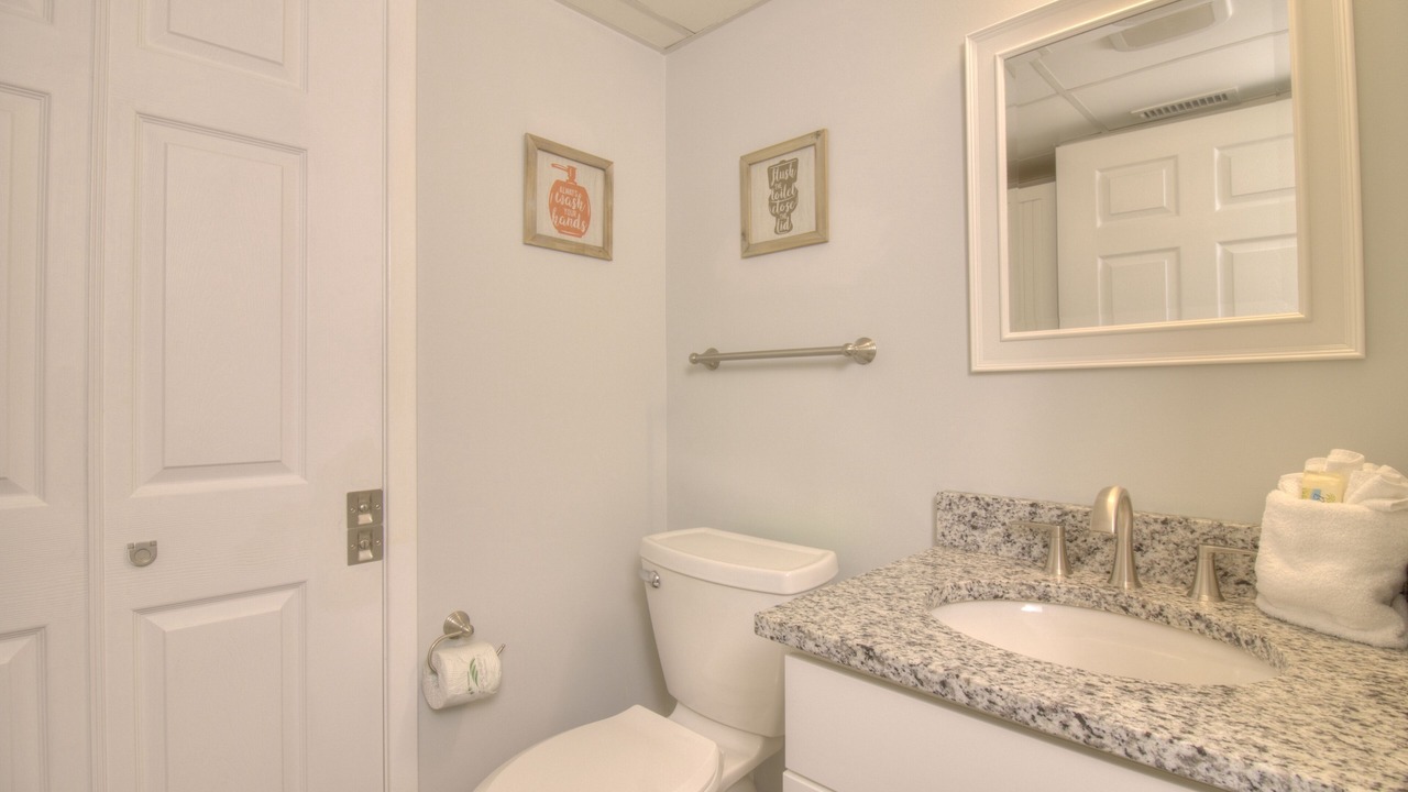Photo of Bathroom in Ash