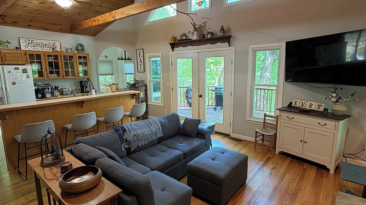 Photo of Livingroom in Walnut Mountain