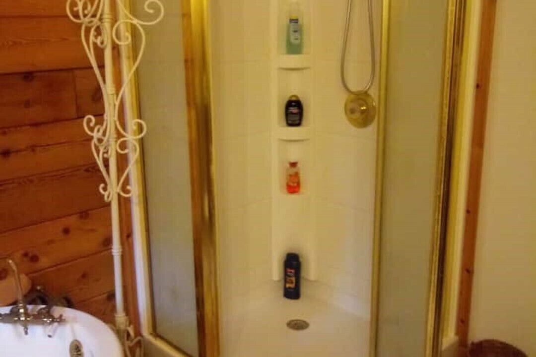 Photo of Bathroom in Pinnacle