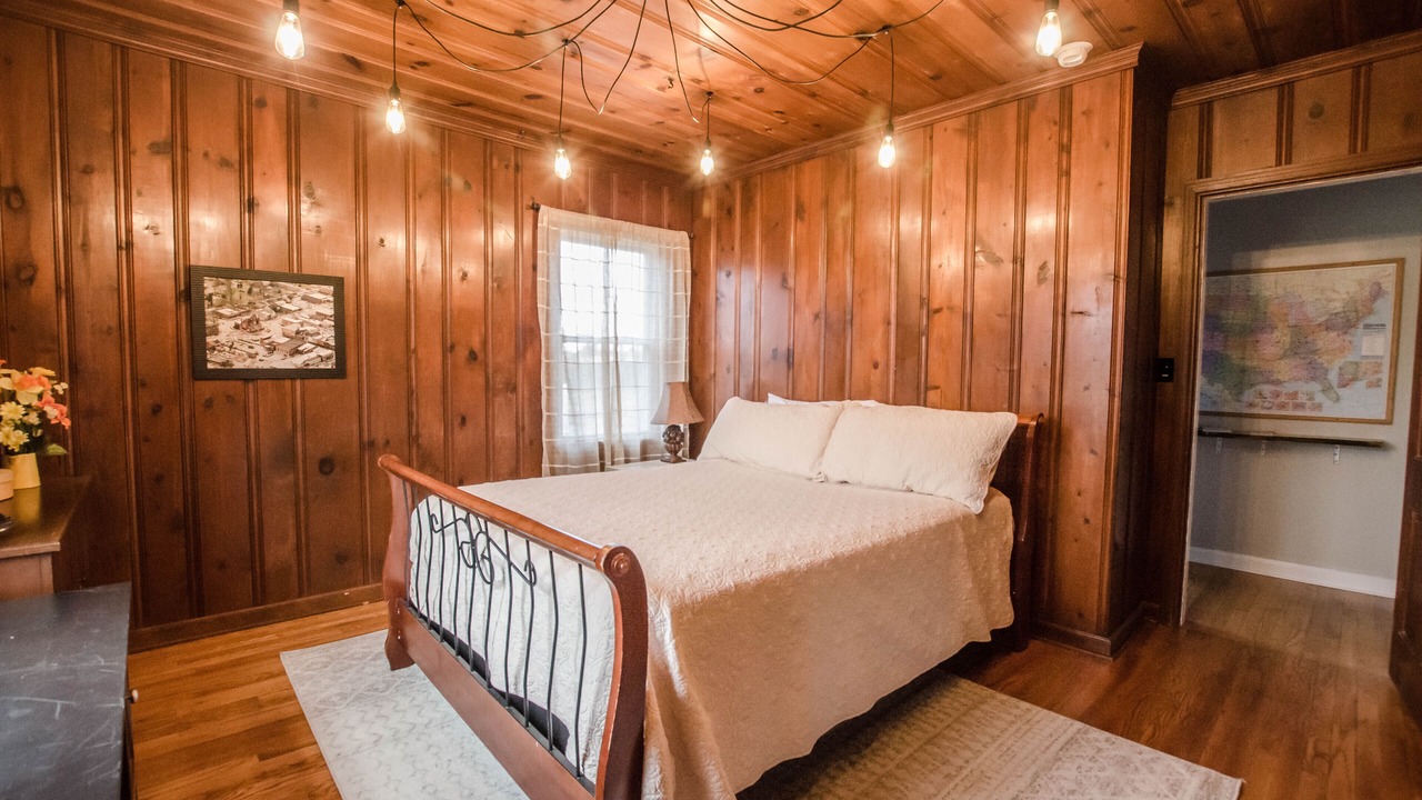 Photo of Bedroom in Bardstown