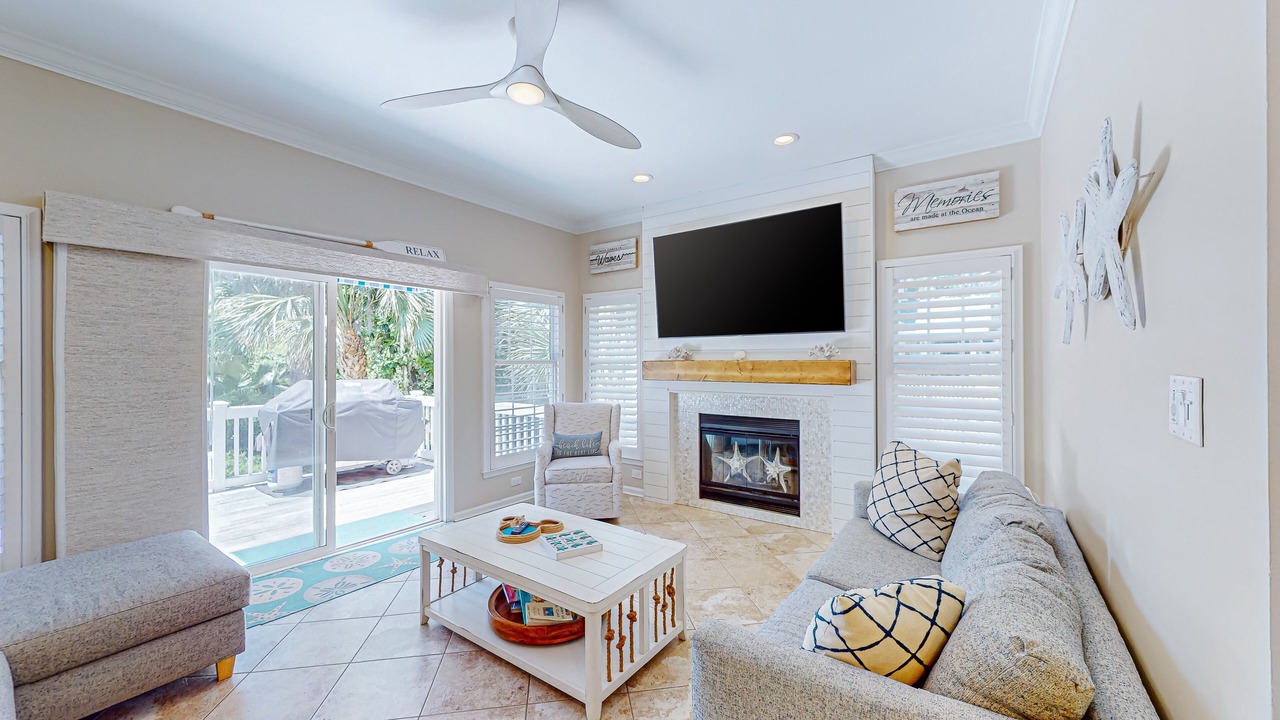 Photo of Livingroom in North Forest Beach