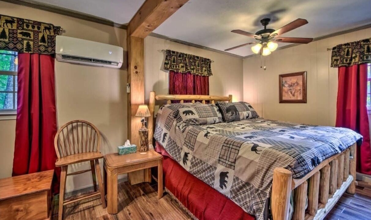 Photo of Bedroom in Hiawassee