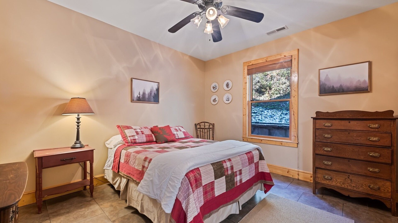 Photo of Bedroom in Bryson City