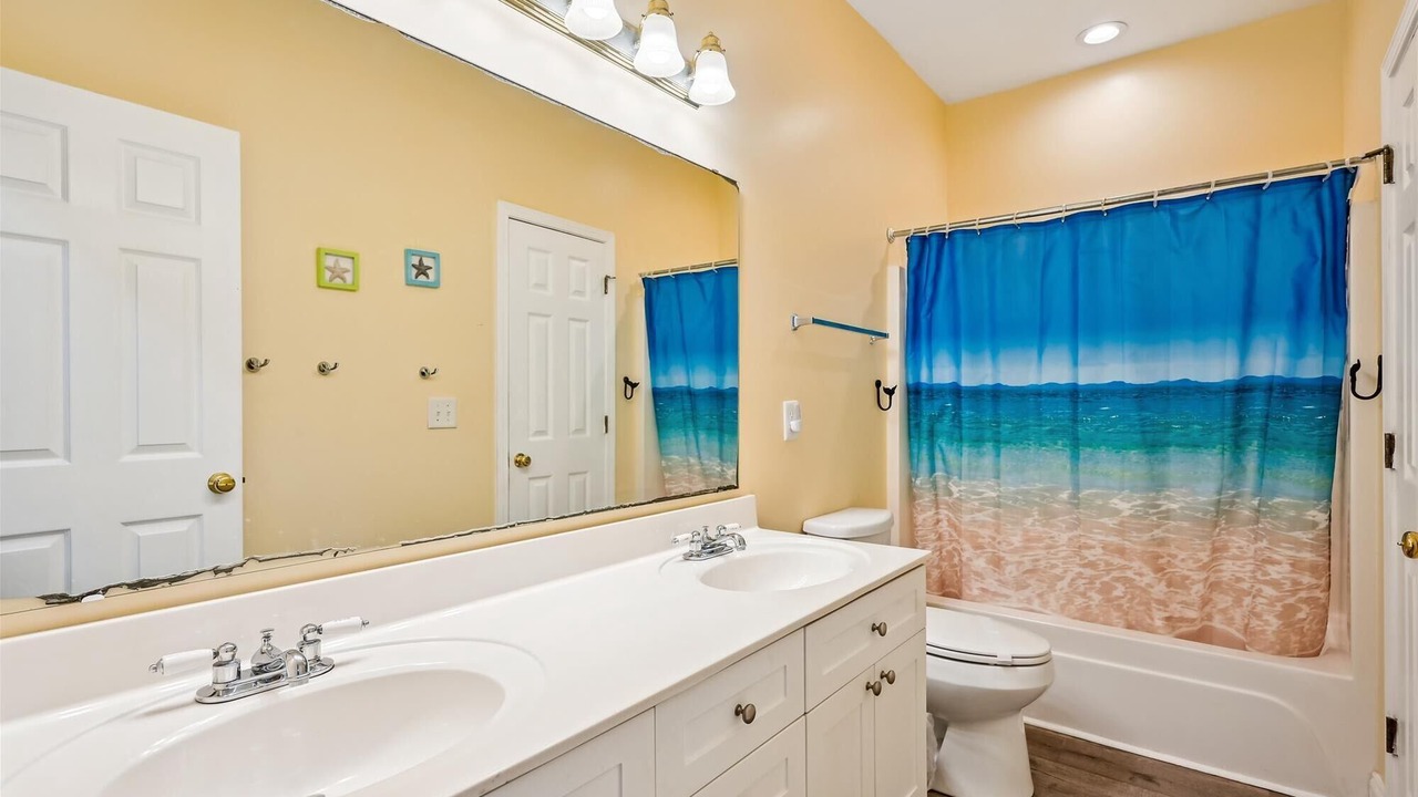 Photo of Bathroom in Ocean Drive