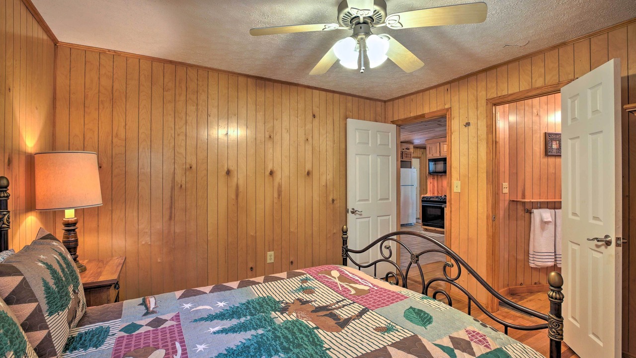 Photo of Bedroom in Toccoa