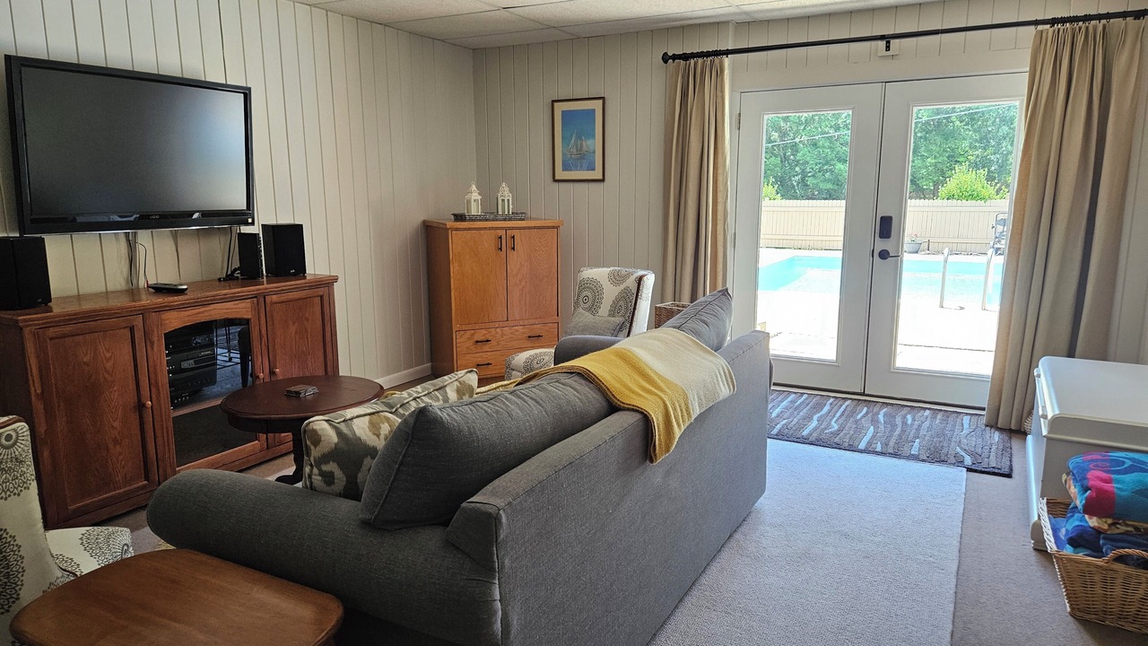 Photo of Livingroom in Candler