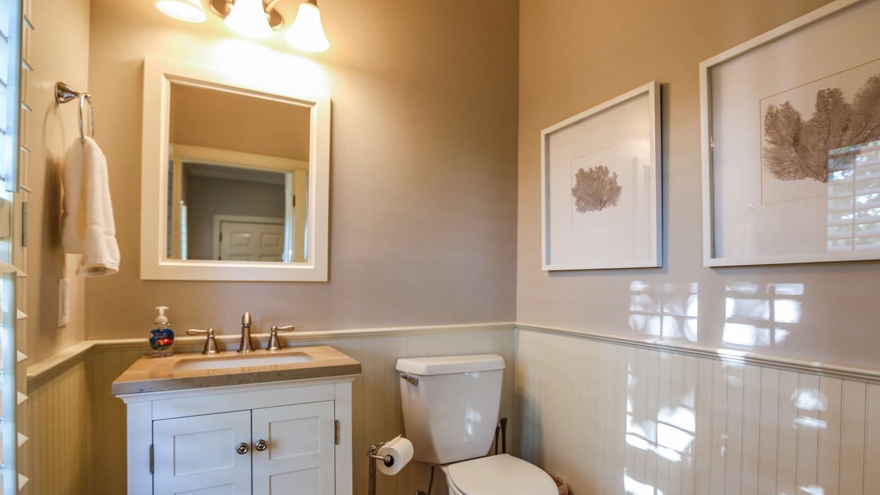 Photo of Bathroom in Pelican Bay