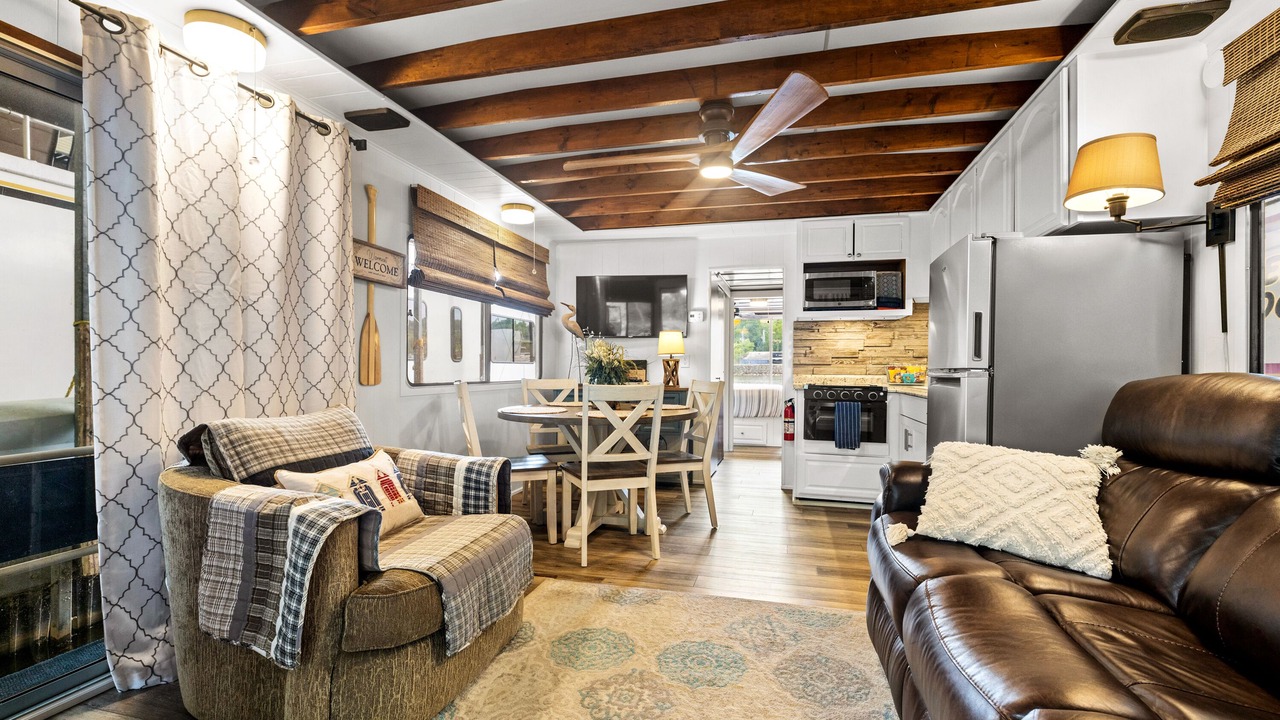 Photo of Livingroom in Downtown Knoxville