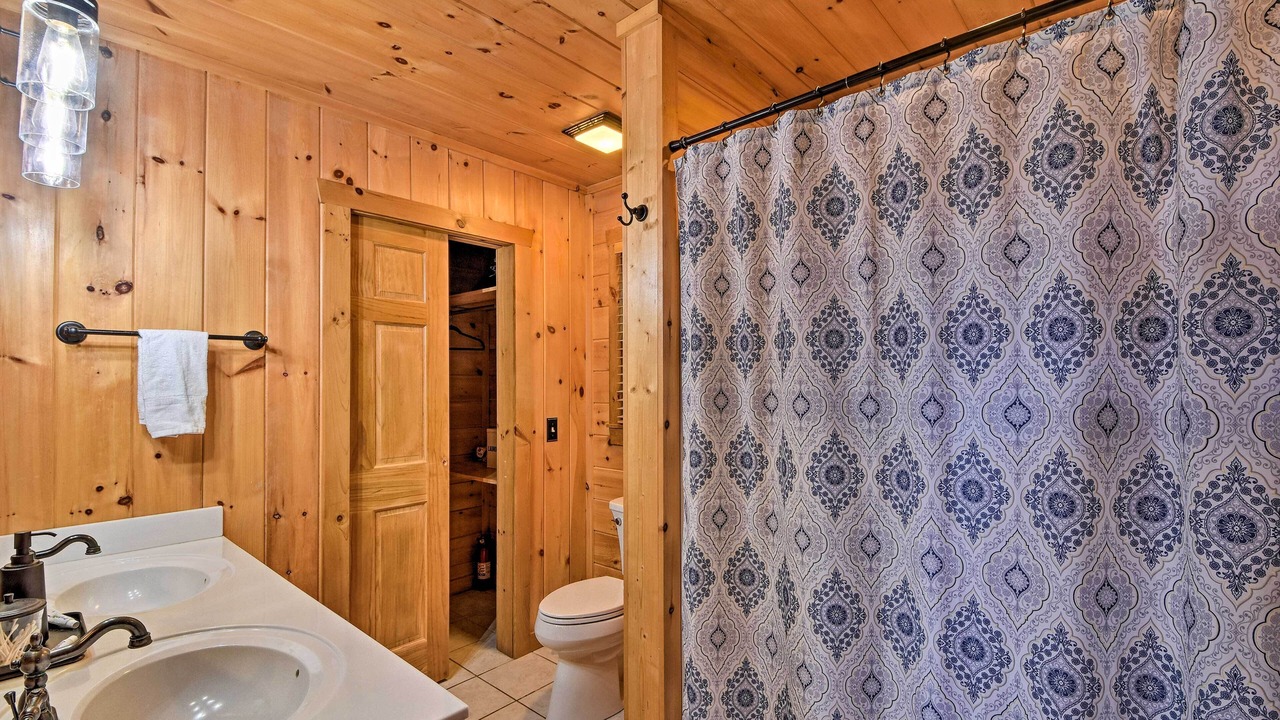 Photo of Bathroom in Williamstown