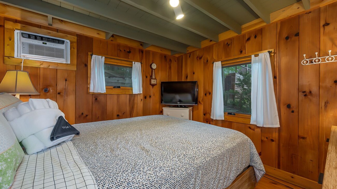 Photo of Bedroom in Sunset Cove