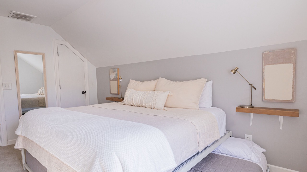 Photo of Bedroom in Green Hills