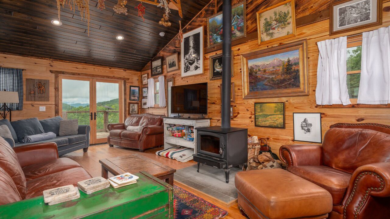 Photo of Livingroom in Black Mountain